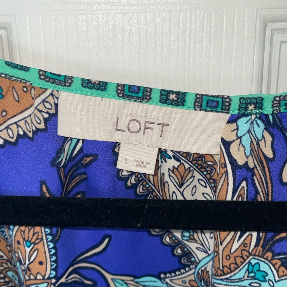 LOFT Blue Paisley Print Sleeveless Camisole with Teal Trim - Picture 3 of 5